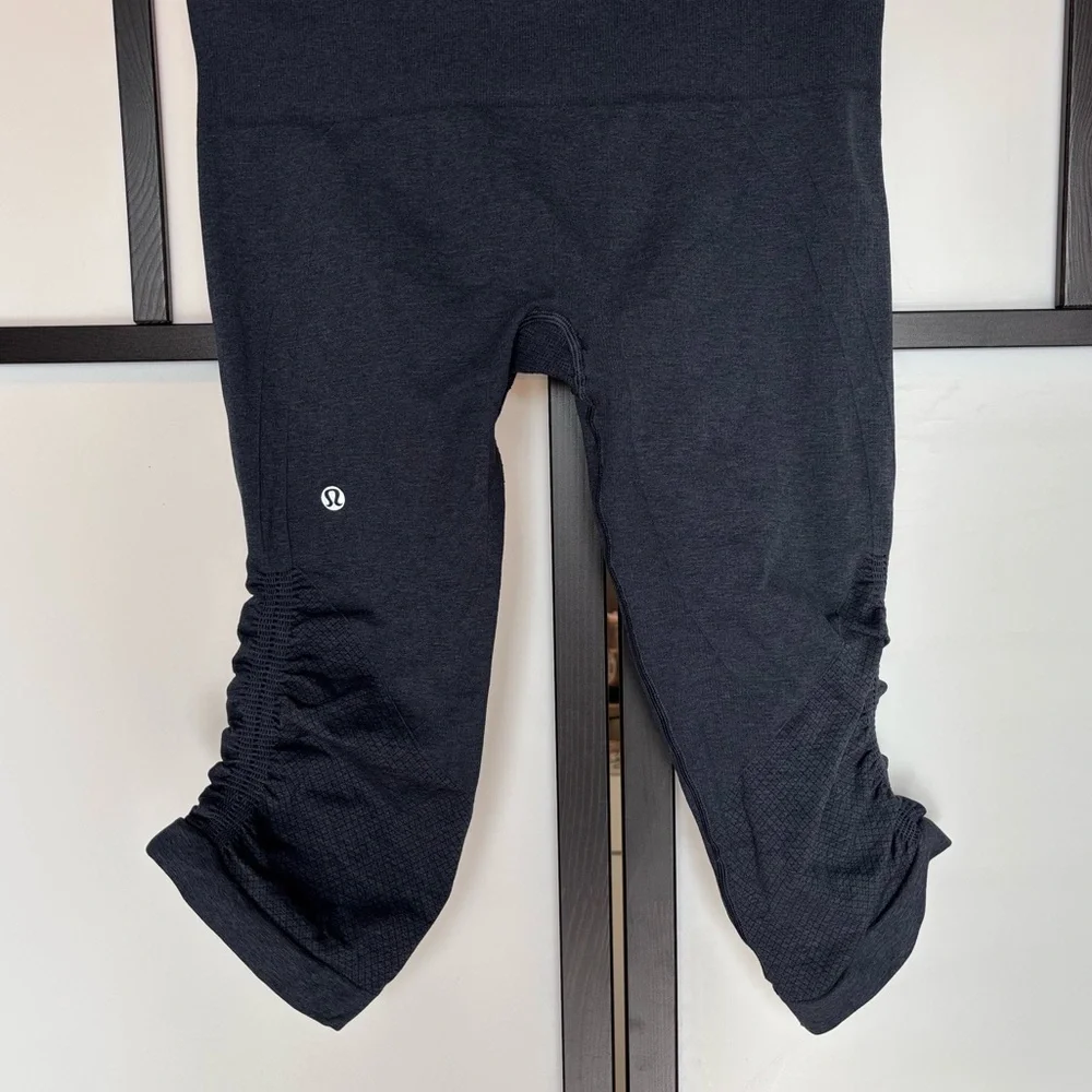 Lululemon In The Flow Crop II Pattern Blue Womens 8 Leggings Activewear yoga gym